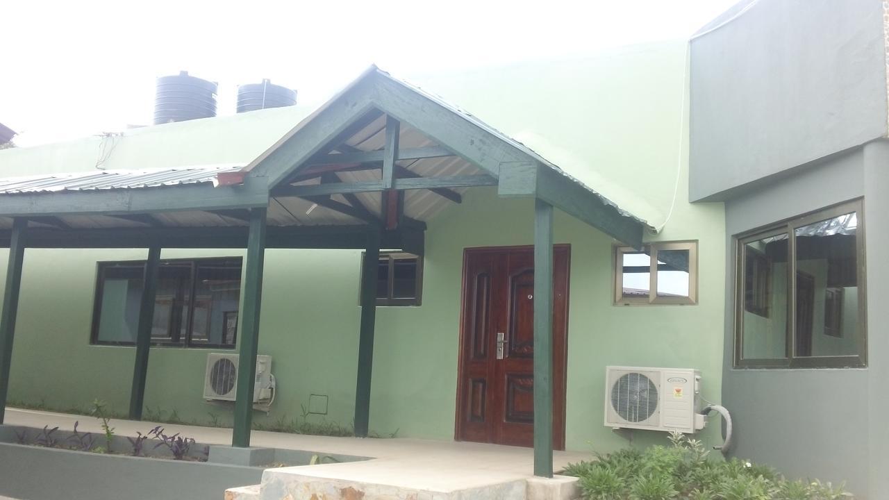 Mama Lee'S Lodge Yamoransa Экстерьер фото